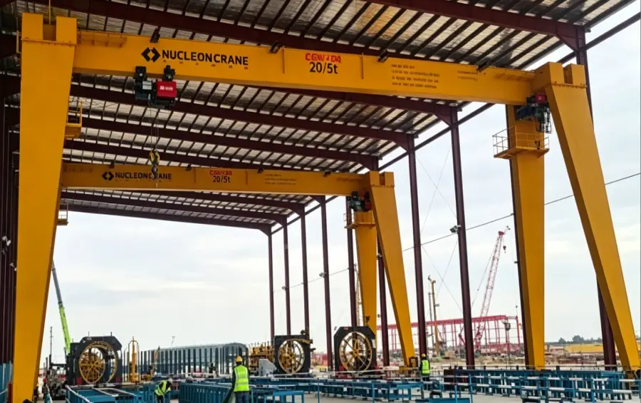 Large Span Gantry Cranes.webp
